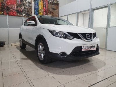 Auto Nissan Qashqai 1.2 DIG-T Acenta AUT. usata in vendita presso concessionaria Autopiù Due Milano a 13.500 € - foto numero 3