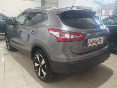 Auto Nissan Qashqai 1.2 DIG-T N-Connecta usata in vendita presso concessionaria Autopiù Due Milano a 14.900 € - foto numero 2