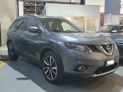 Auto Nissan X-Trail 1.6 dCi 2WD Tekna aut usata in vendita presso concessionaria Autopiù Due Milano a 16.800 € - foto numero 3