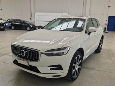 Auto Volvo XC60 T6 Recharge Plug-in Hybrid AWD Inscription Express usata in vendita presso concessionaria Autopiù Due Srl a 38.900 € - foto numero 1