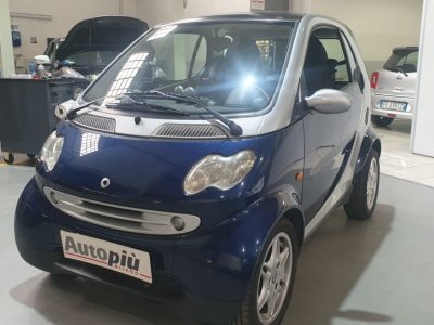 Auto Smart ForTwo Coupe 700 smart city-coup passion usata in vendita presso concessionaria Autopiù Due Srl a 4.700 € - foto numero 1