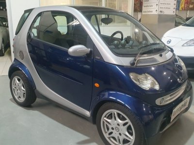 Auto Smart ForTwo Coupe 700 smart city-coup passion usata in vendita presso concessionaria Autopiù Due Milano a 4.700 € - foto numero 3