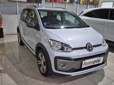 Auto Volkswagen Up 1.0 TSI 90 CV 5p. cross up! usata in vendita presso concessionaria Autopiù Due Milano a 11.700 € - foto numero 3