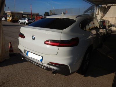 Auto BMW X4 xDrive20d 48V Msport-X usata in vendita presso concessionaria Autopiù Due Milano a 38.800 € - foto numero 2