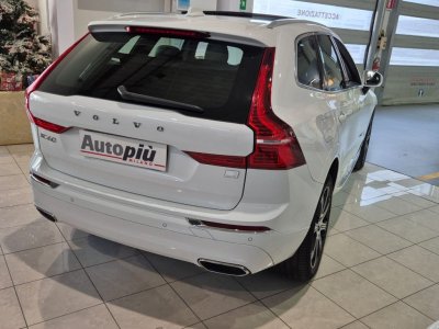 Auto Volvo XC60 T6 Recharge Plug-in Hybrid AWD Inscription Express usata in vendita presso concessionaria Autopiù Due Milano a 37.300 € - foto numero 2