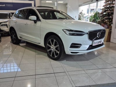 Auto Volvo XC60 T6 Recharge Plug-in Hybrid AWD Inscription Express usata in vendita presso concessionaria Autopiù Due Milano a 37.300 € - foto numero 3