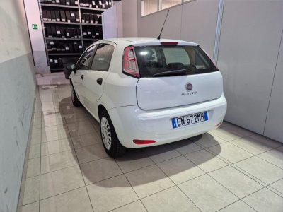 Auto Fiat Punto 1.3 MJT 75CV 5p. Van Active usata in vendita presso concessionaria Autopiù Due Milano a 4.000 € - foto numero 2