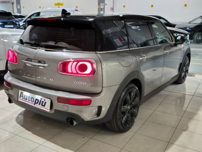 Auto Mini Mini Clubman 2.0 Cooper SD Hype usata in vendita presso concessionaria Autopiù Due Milano a 15.900 € - foto numero 2