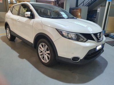 Auto Nissan Qashqai 1.6 dCi 2WD Business AUT. usata in vendita presso concessionaria Autopiù Due Milano a 14.500 € - foto numero 3