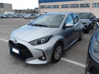 Auto Toyota Yaris 1.5 Hybrid 5 porte Business usata in vendita presso concessionaria Autopiù Due Milano a 17.800 € - foto numero 1