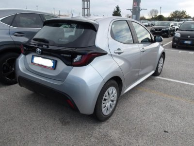 Auto Toyota Yaris 1.5 Hybrid 5 porte Business usata in vendita presso concessionaria Autopiù Due Milano a 17.800 € - foto numero 2