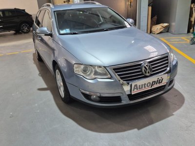 Auto Volkswagen Passat 2.0 TDI DPF Var. Highline usata in vendita presso concessionaria Autopiù Due Milano a 4.900 € - foto numero 3