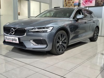 Auto Volvo V60 T6 Recharge AWD Plug-in Hybrid Inscription Express usata in vendita presso concessionaria Autopiù Due Srl a 28.400 € - foto numero 1