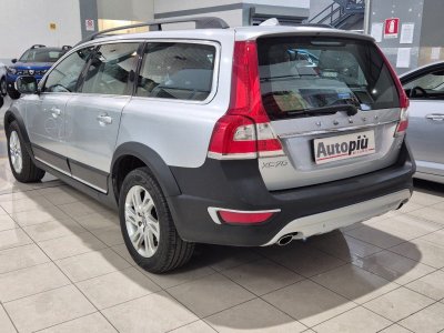 Auto Volvo XC70 D4 AWD Geartronic Summum usata in vendita presso concessionaria Autopiù Due Milano a 22.500 € - foto numero 2