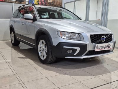 Auto Volvo XC70 D4 AWD Geartronic Summum usata in vendita presso concessionaria Autopiù Due Milano a 22.500 € - foto numero 3